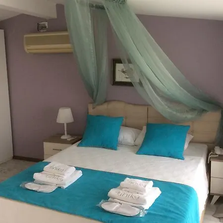 Tinika Butik Çeşme