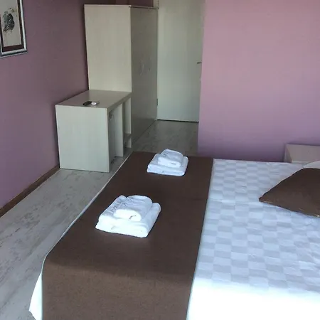 Tinika Butik Hotel *