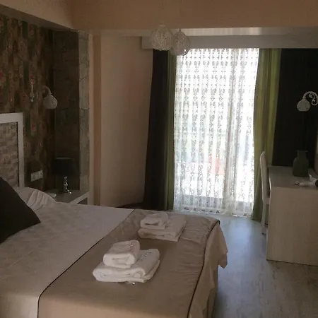 Tinika Butik Hotel *