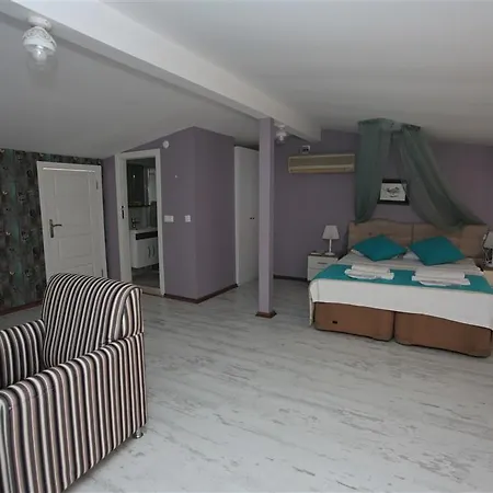 Tinika Butik Çeşme