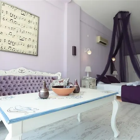 ホテル Tinika Butik Çeşme