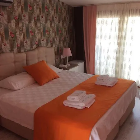 Tinika Butik Çeşme